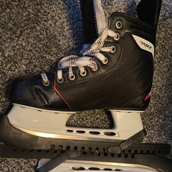 CCM Ice Skates - Picture 2 of 3